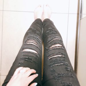 I Adore What I Love Blog // WEEKLY WINS #12 // Ripped Jeans // www.iadorewhatilove.com #iadorewhatilove
