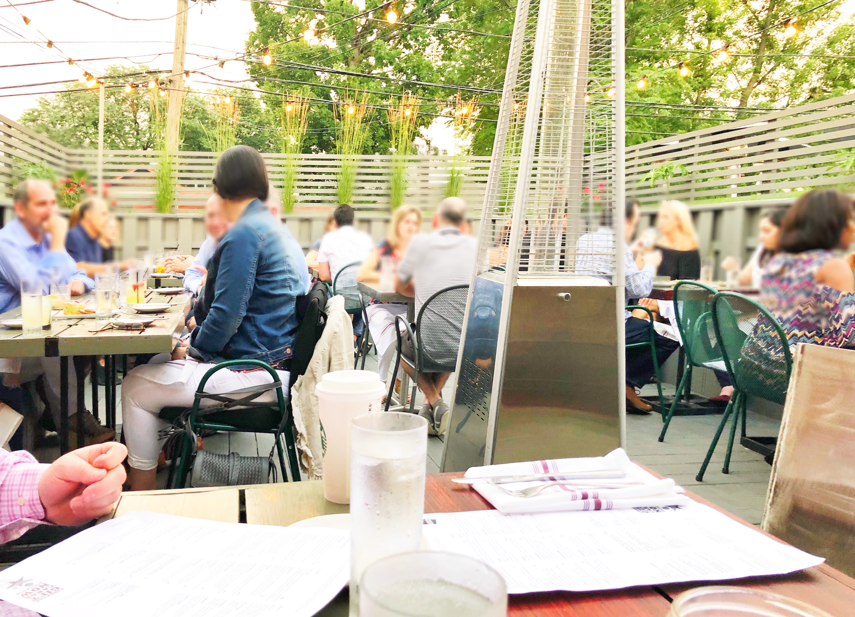 The 4 Best Outdoor Patio Restaurants to Eat at in Chicago's North Shore :: I Adore What I Love Blog :: www.iadorewhatilove.com #iadorewhatilove
