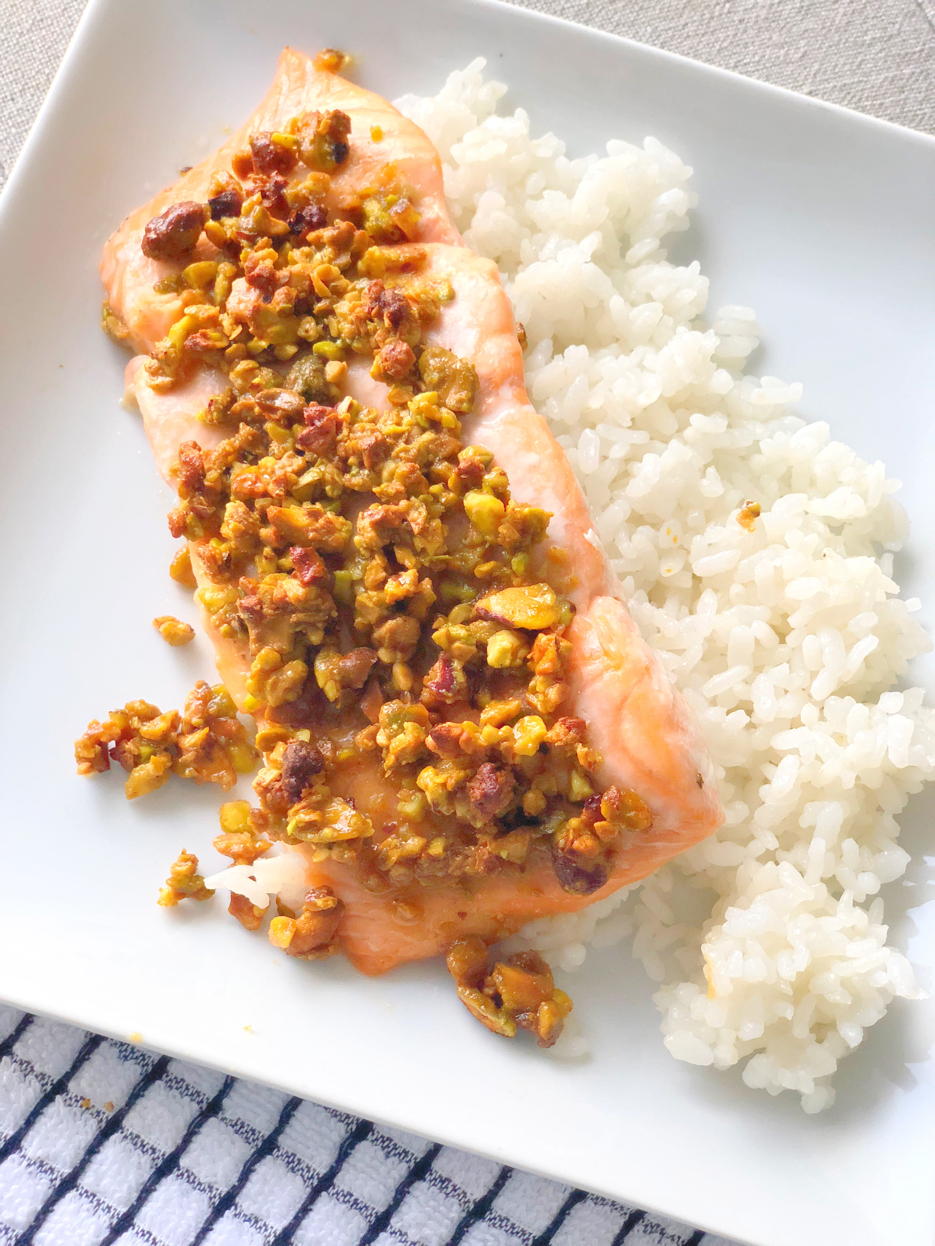 Recipe: Honey Pistachio Encrusted Salmon :: I Adore What I Love Blog :: www.iadorewhatilove.com #iadorewhatilove