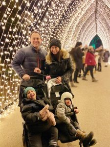 THE BEST PLACES TO SEE CHRISTMAS LIGHTS IN CHICAGO'S NORTH SHORE :: I Adore What I Love Blog :: www.iadorewhatilove.com #iadorewhatilove