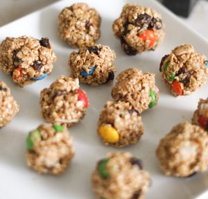 These no-bake almond butter protein balls will give you all the energy to care for your kids. Plus, they are delicious and kid-approved.