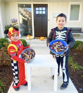 Sharing 6 creative ways to use your leftover halloween candy! I don't know about you, but we had A LOT this year! Moms, thank me later!