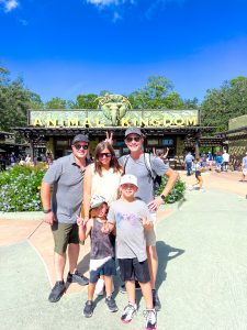 Before you head to Disney World, read this!!! Sharing 10 crucial tips you need to know before you head there with your family!!