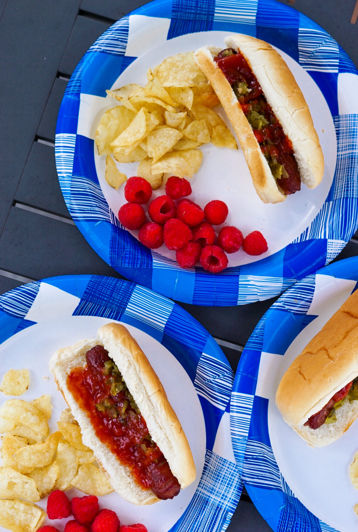 Backyard BBQ bliss awaits! I'm sharing epic mom hacks for hosting a fun-filled and stress-free feast with your family and friends!