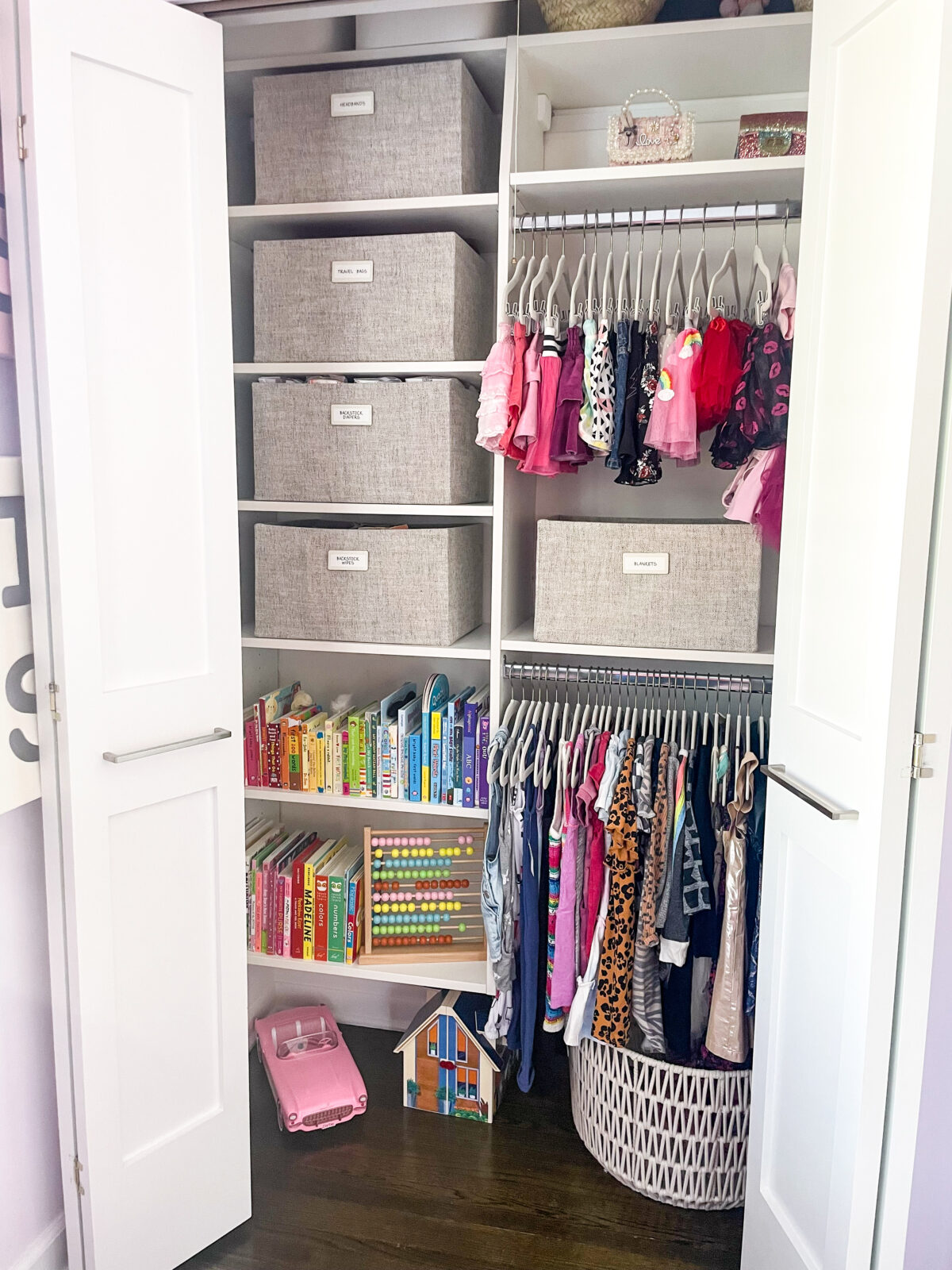 Unlock small bedroom organization mastery with these 5 expert tips for optimizing your kids' spaces, with a focus on their closets!